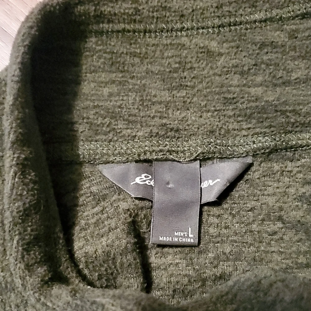 Eddie Bauer Olive Green Knit Pullover with Black Tag And Chest Pocket
